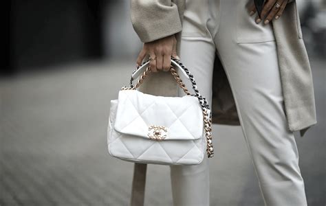 chanel 19 prix|chanel 19 handbag price.